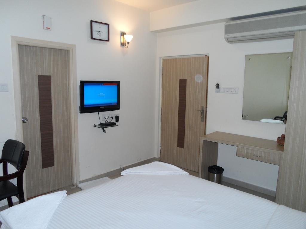 The Crown Hotel Hyderabad Exterior photo