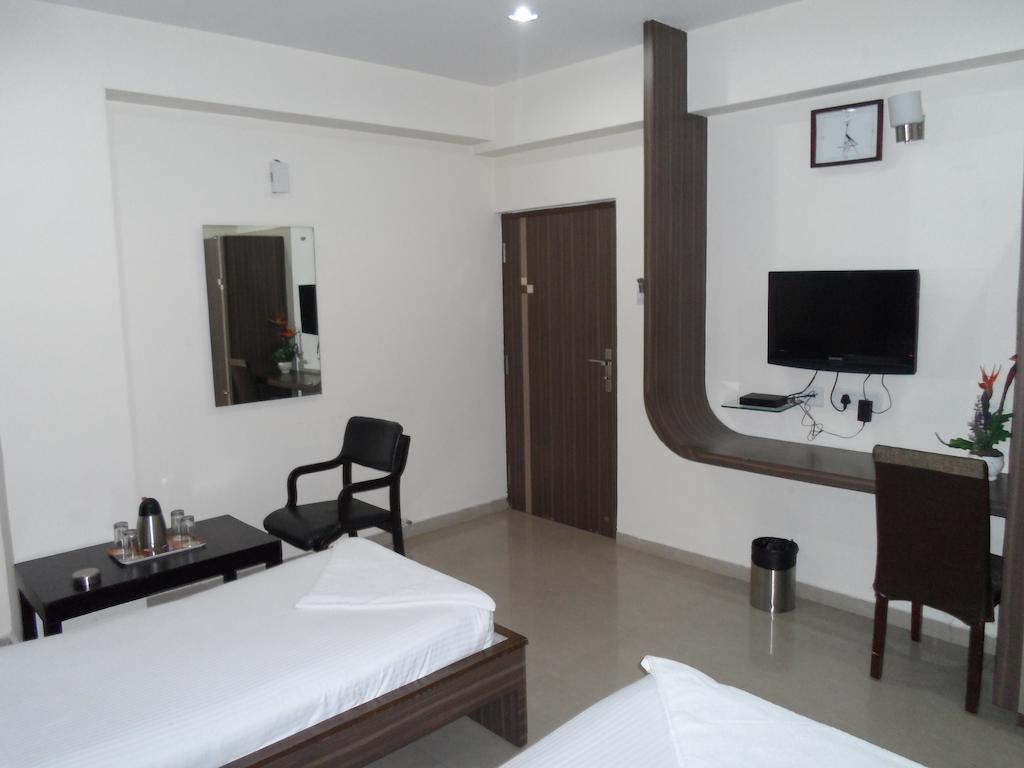 The Crown Hotel Hyderabad Exterior photo